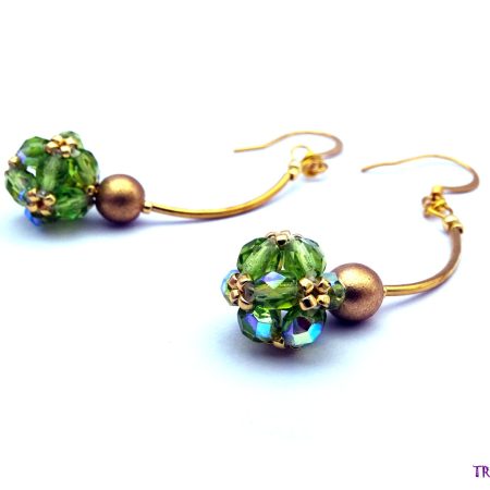 Green Beaded Bead Dangle Curved Earrings